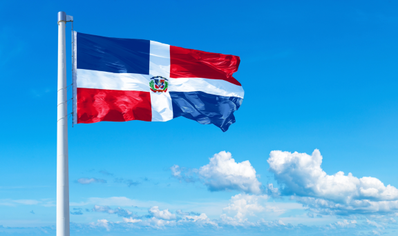 Auswandern in die Dominikanische Republik: Die Einzigartige Flagge der Dominikanischen Republik