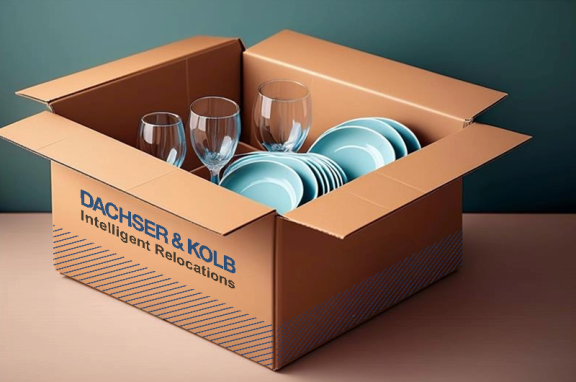 Umzugskarton mit Tellern und Gläsern – Beispiel, wie man Umzugskartons richtig packen und Geschirr sicher verstauen kann.
