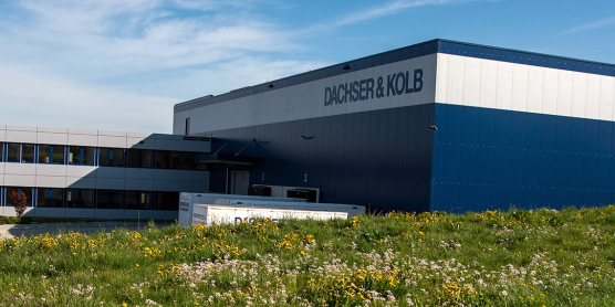 The modern and welcoming DACHSER & KOLB company building in Kempten in the Allgäu region, representing a professional B2B company profile.